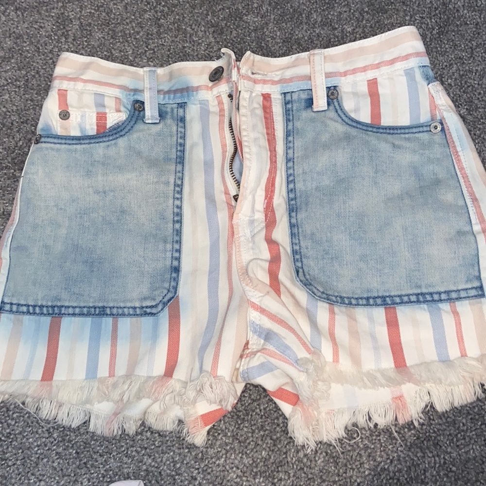 Adorable RARE American eagle shorts!!